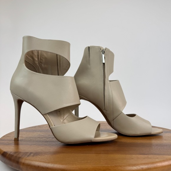 New Womens BCBG Max Azria Surali Beige Ankle Strap Sandals Heels Size 9‎ - Picture 1 of 8